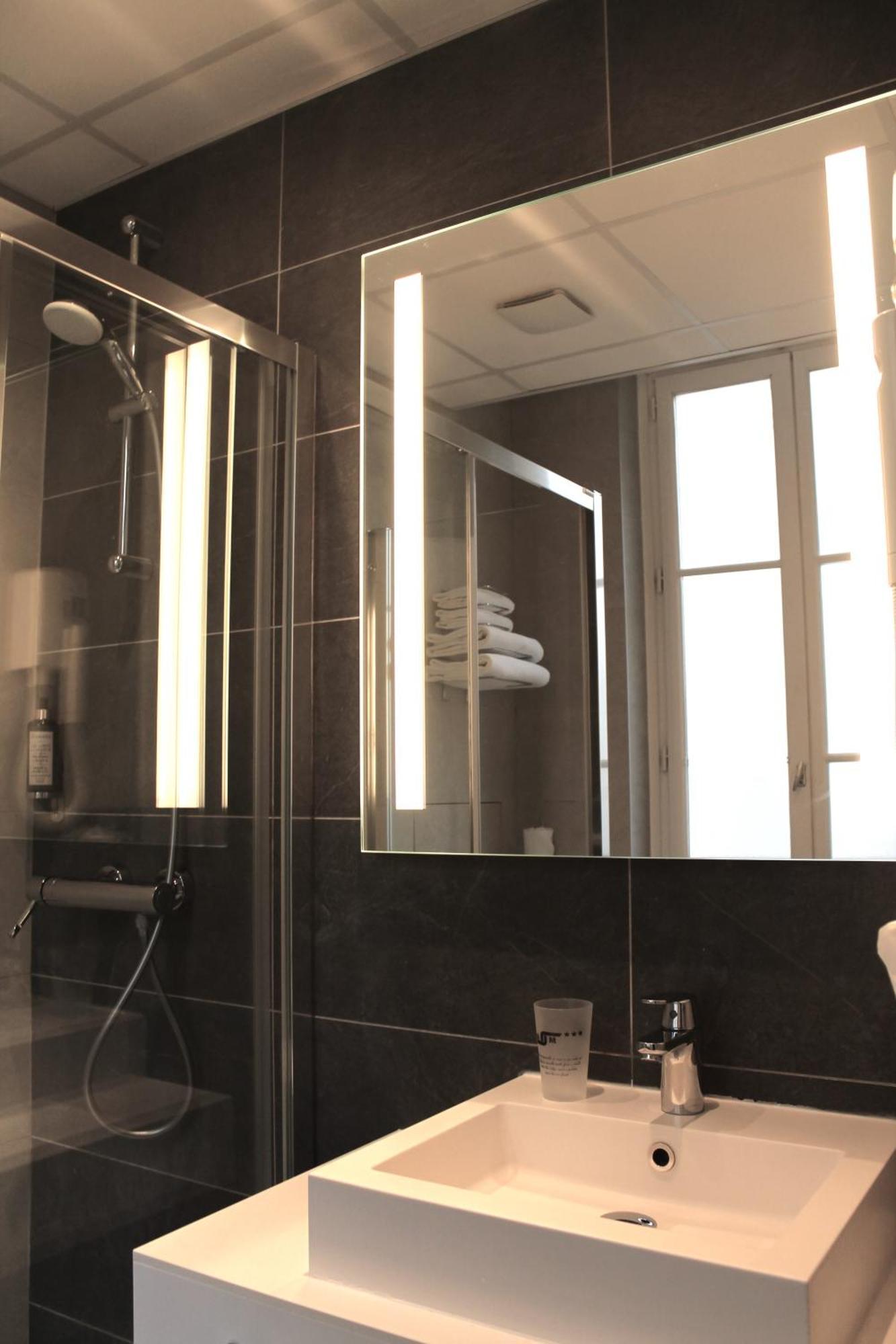 Avia Hotel Saphir Montparnasse Paris Eksteriør billede