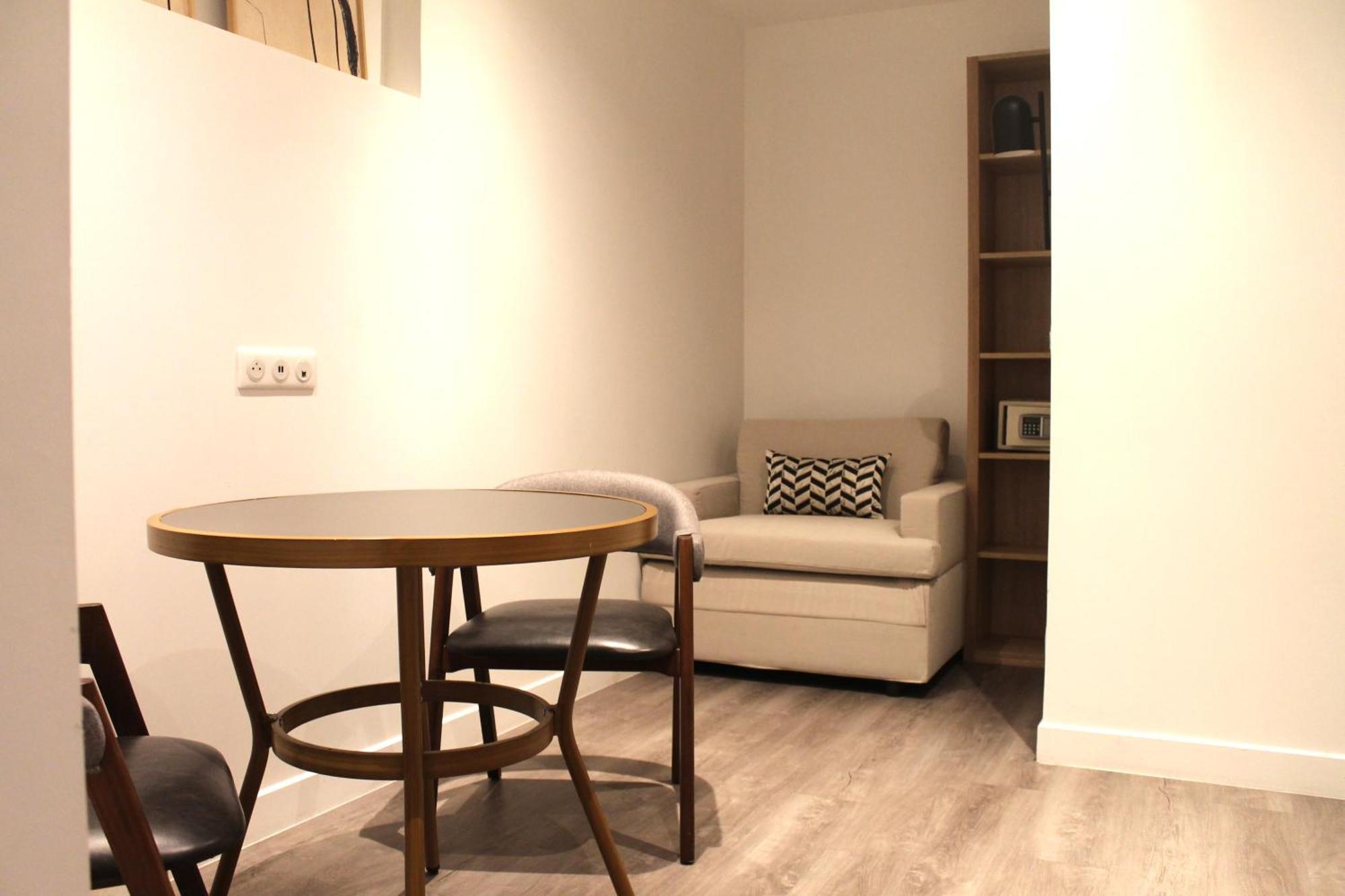 Avia Hotel Saphir Montparnasse Paris Eksteriør billede